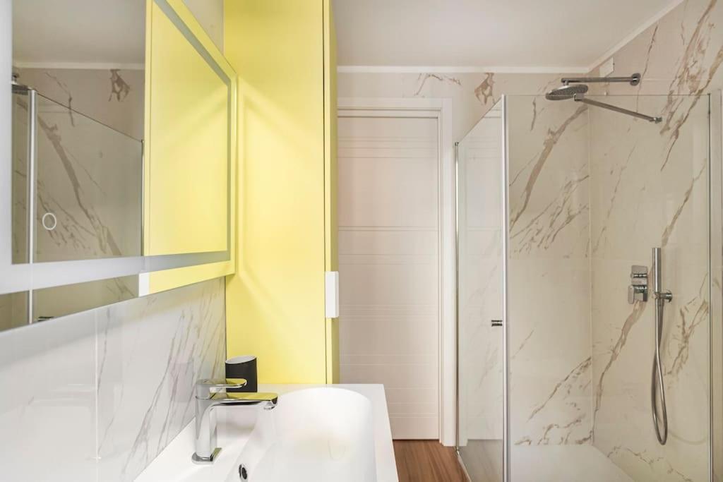 Amazing apartment in Duomo Milaan Buitenkant foto