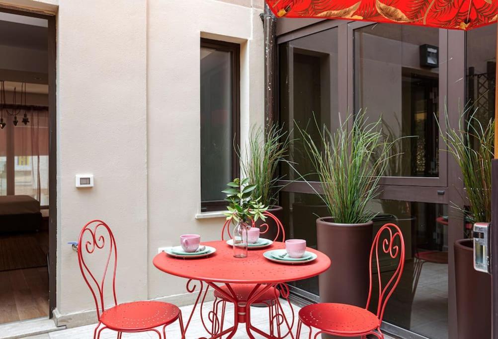 Amazing apartment in Duomo Milaan Buitenkant foto
